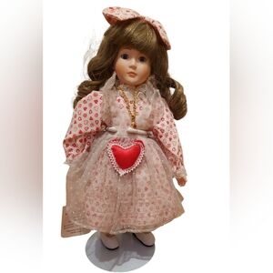 Seymour Mann Porcelain Doll of the Month Miss February 1985 Amethyst Heart Stand